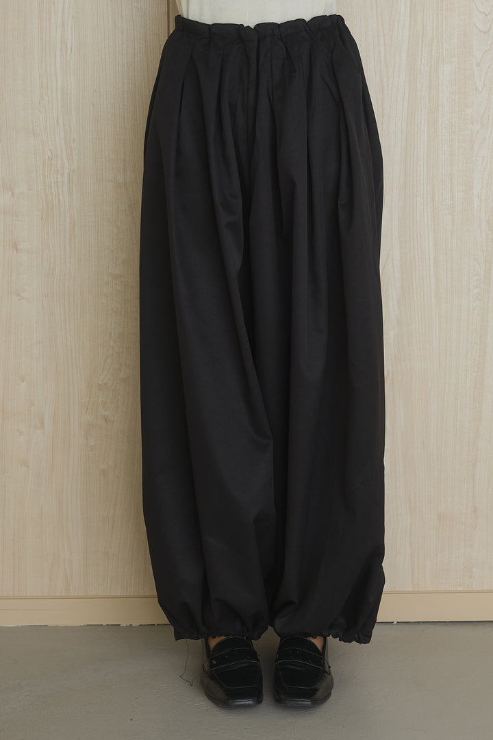 裾絞りワイドパンツ