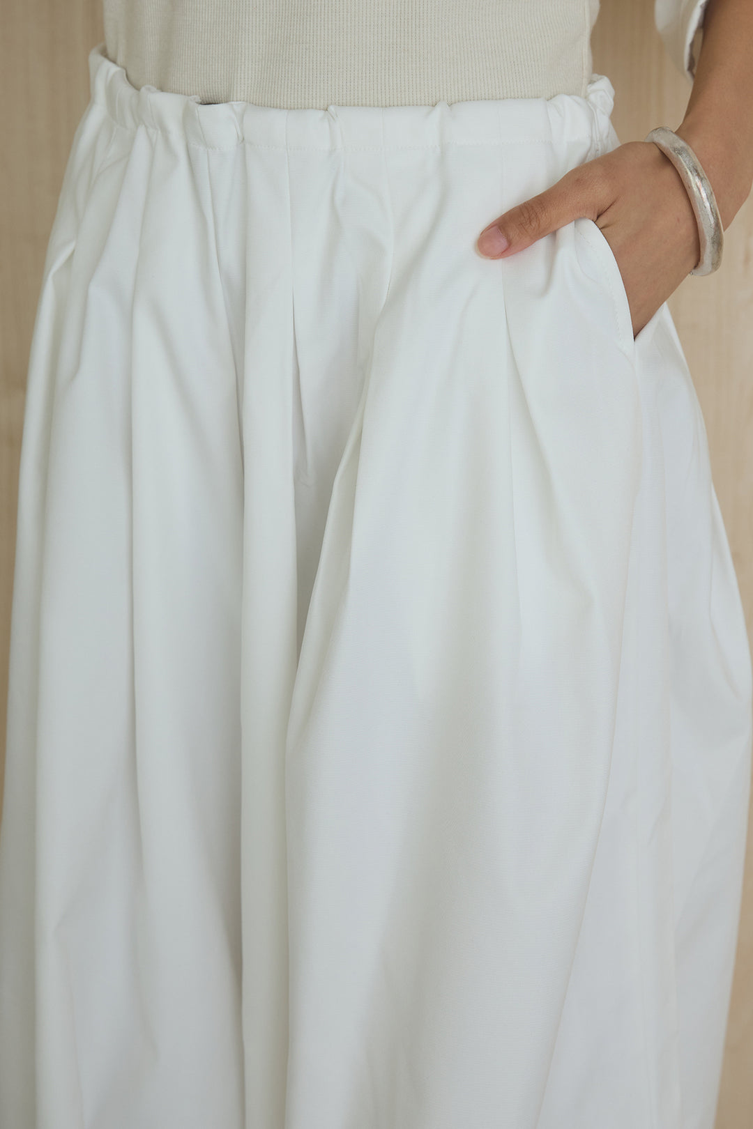 裾絞りワイドパンツ
