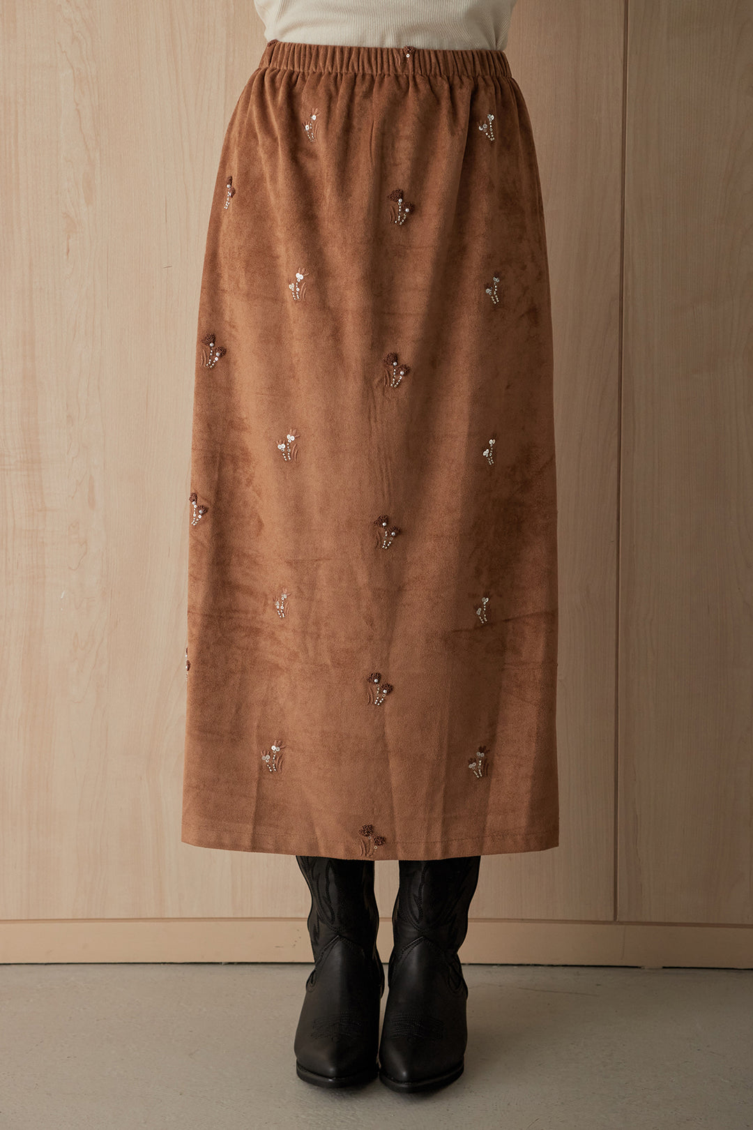 モチーフ刺繍柄スウェードスカート