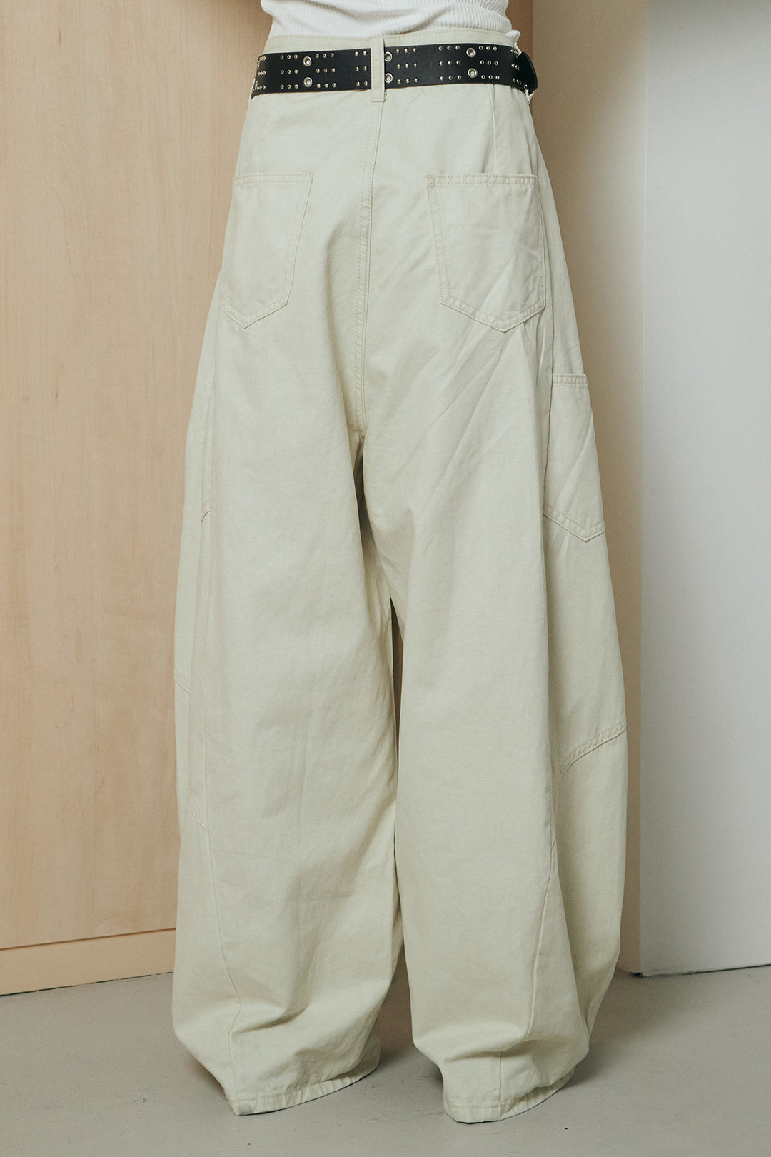 [SET]ビッグカラーボタンニットトップス+ベルト付きカラーデニムパンツ(2set)