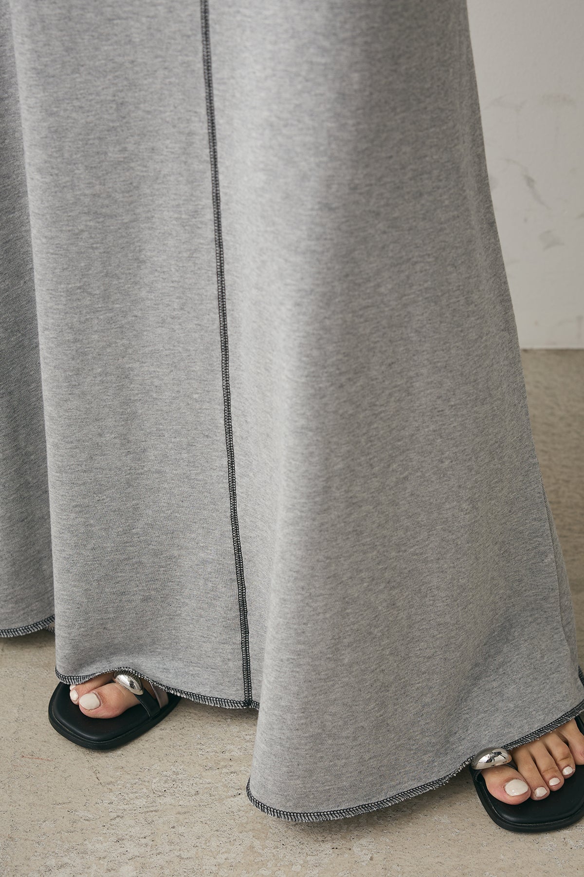 【新品】ESICA 配色ステッチロコプルオーバー スウェット ロングスカート SET]配色ステッチロゴプルオーバー+スウェットロングスカート