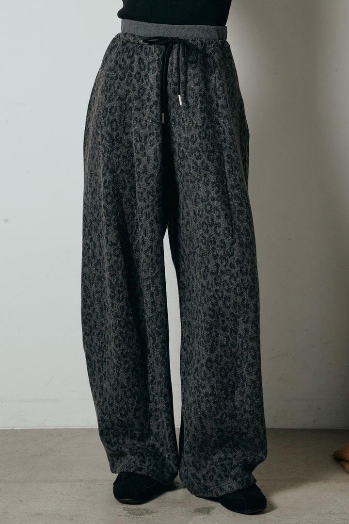 [SET]深Vネックシャギーニットトップス+リラックスレオパード柄ワイドパンツ(2set)