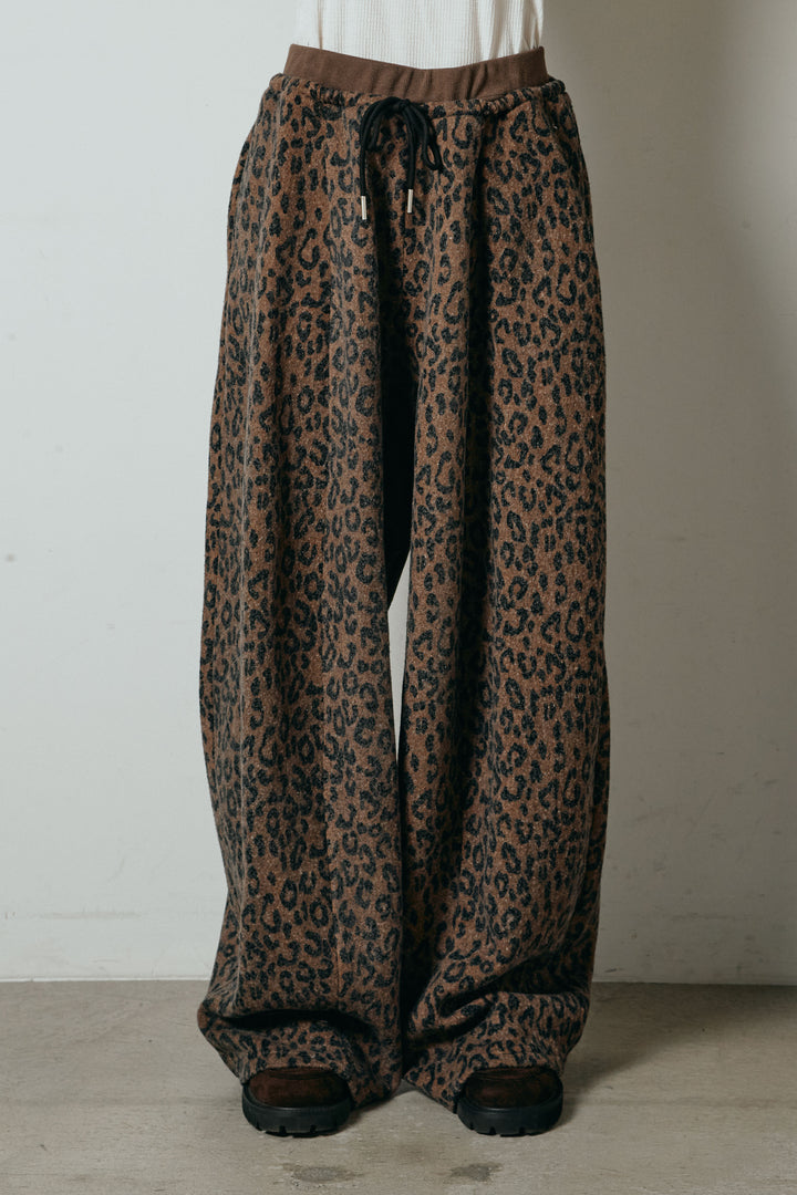 リラックスレオパード柄ワイドパンツ