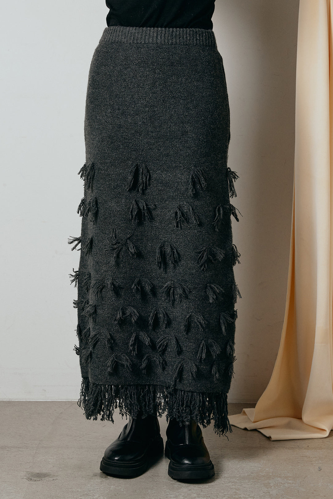 [SET]ブークレキーネックプルオーバー+ポイントフリンジニットナロースカート(2set)