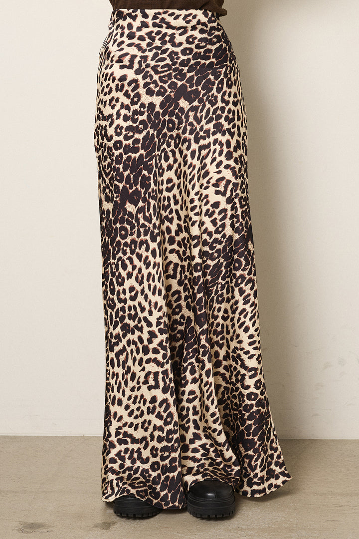 [SET]モノトーンプリントスウェット+レオパード柄サテンスカート(2set)