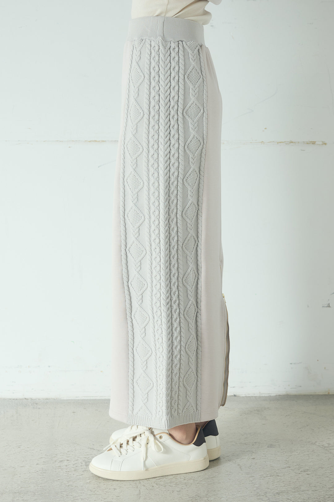 [SET]ドルマンショートフーディー+異素材ドッキングケーブルニットスカート(2set)