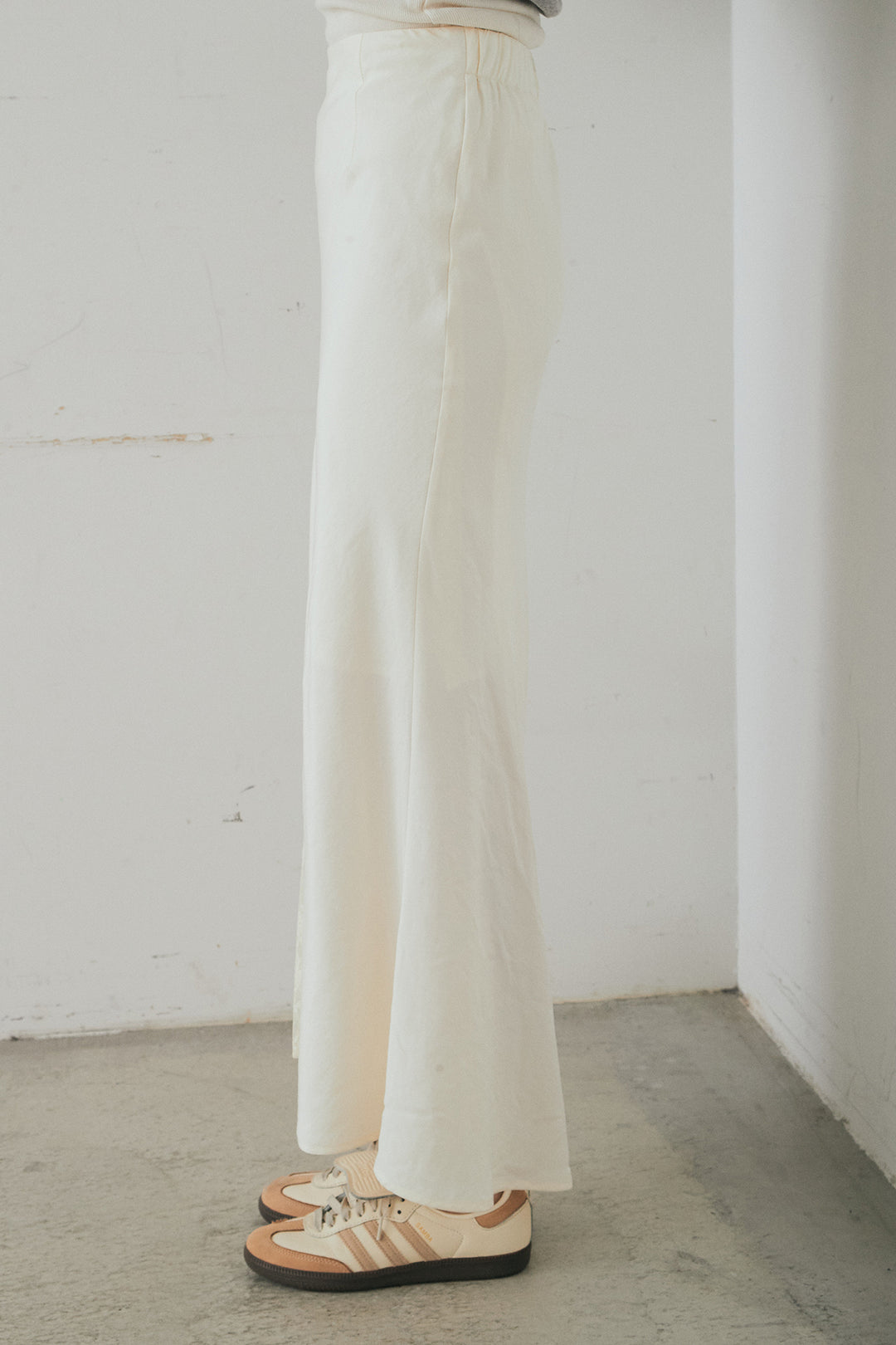 [SET]裏毛ロゴ刺繍ハーフZIPスウェット+刺繍レースデザインサテンスカート(2set)