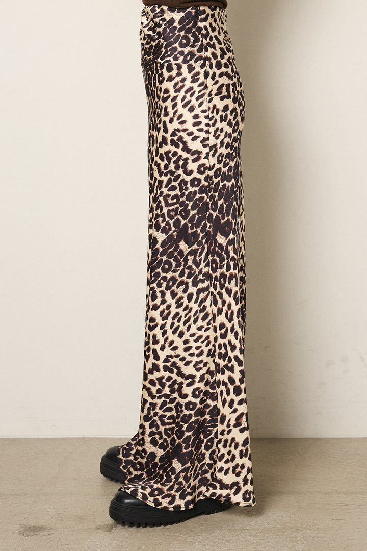 レオパード柄サテンスカート