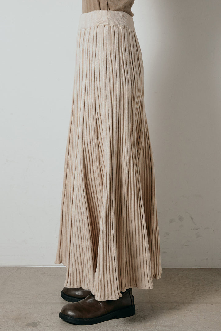 リブニットフレアスカート