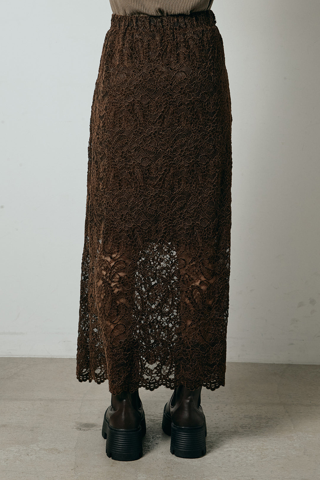 総レース刺繍スカート