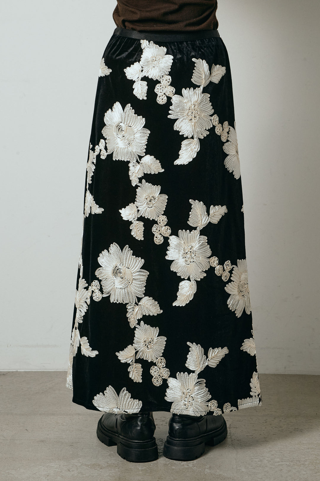 フラワー刺繍ワイドスカート