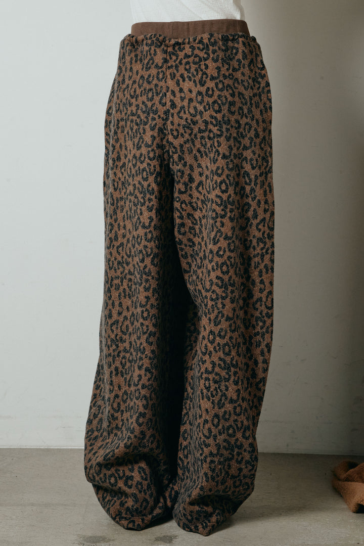 リラックスレオパード柄ワイドパンツ