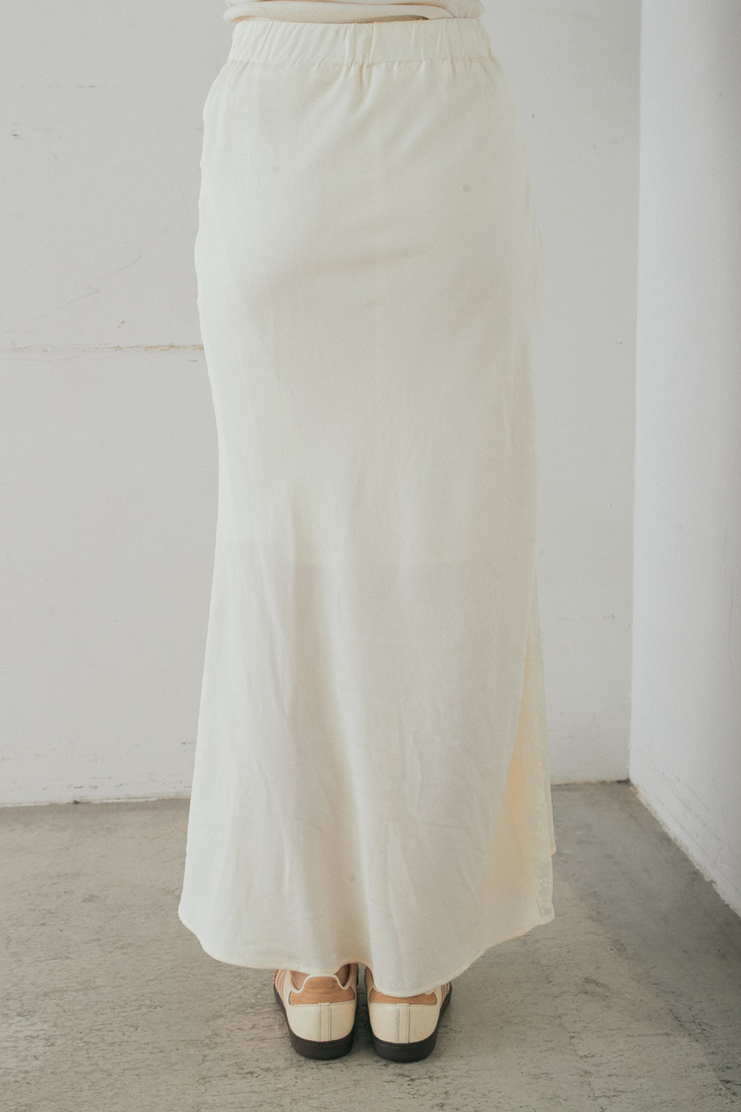 [SET]裏毛ロゴ刺繍ハーフZIPスウェット+刺繍レースデザインサテンスカート(2set)