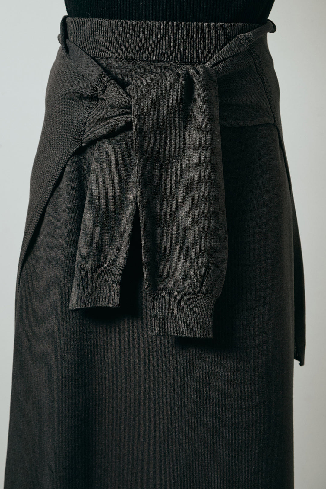 ウエストラップ巻きニットスカート