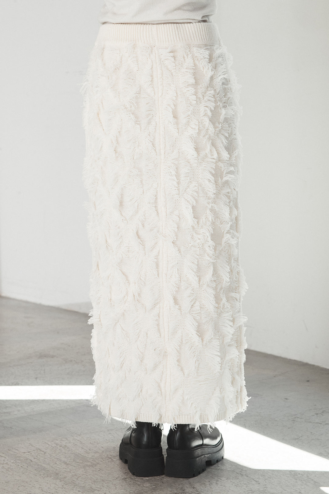 [SET]ビッグロゴHRU袖ボリュームトップス+カットフリンジニットタイトスカート(2set)