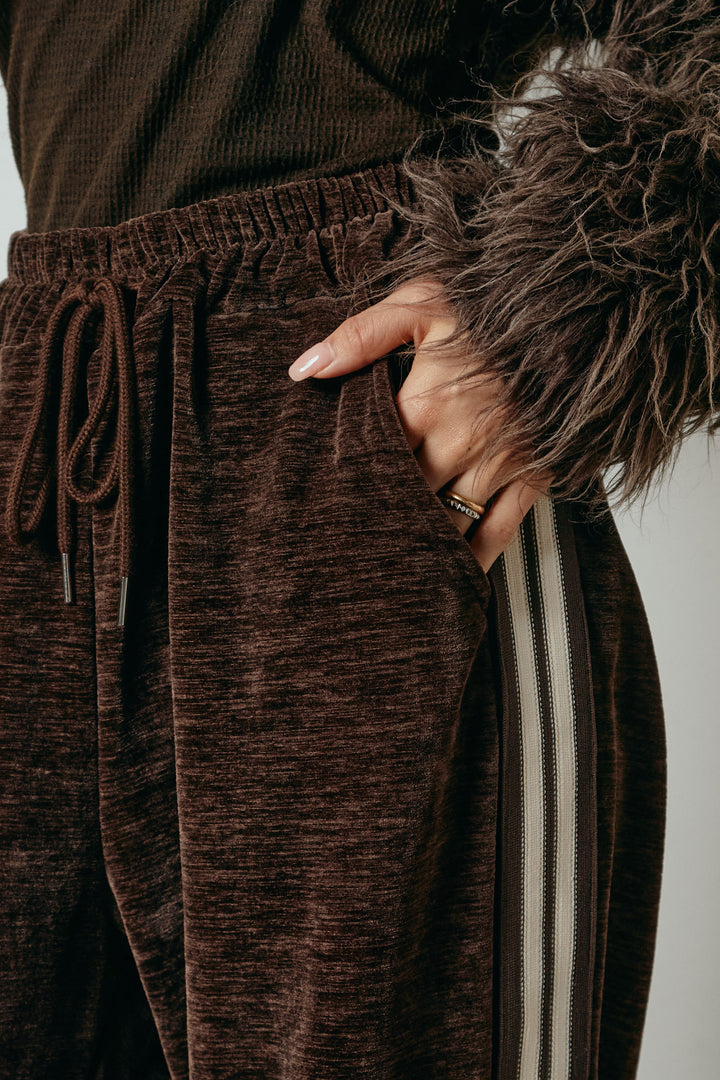 [SET]深Vネックシャギーニットトップス+リラックスサイドラインベロアワイドパンツ(2set)