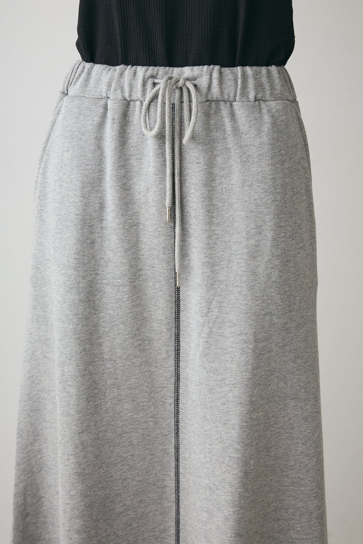 【新品】ESICA 配色ステッチロコプルオーバー スウェット ロングスカート SET]配色ステッチロゴプルオーバー+スウェットロングスカート