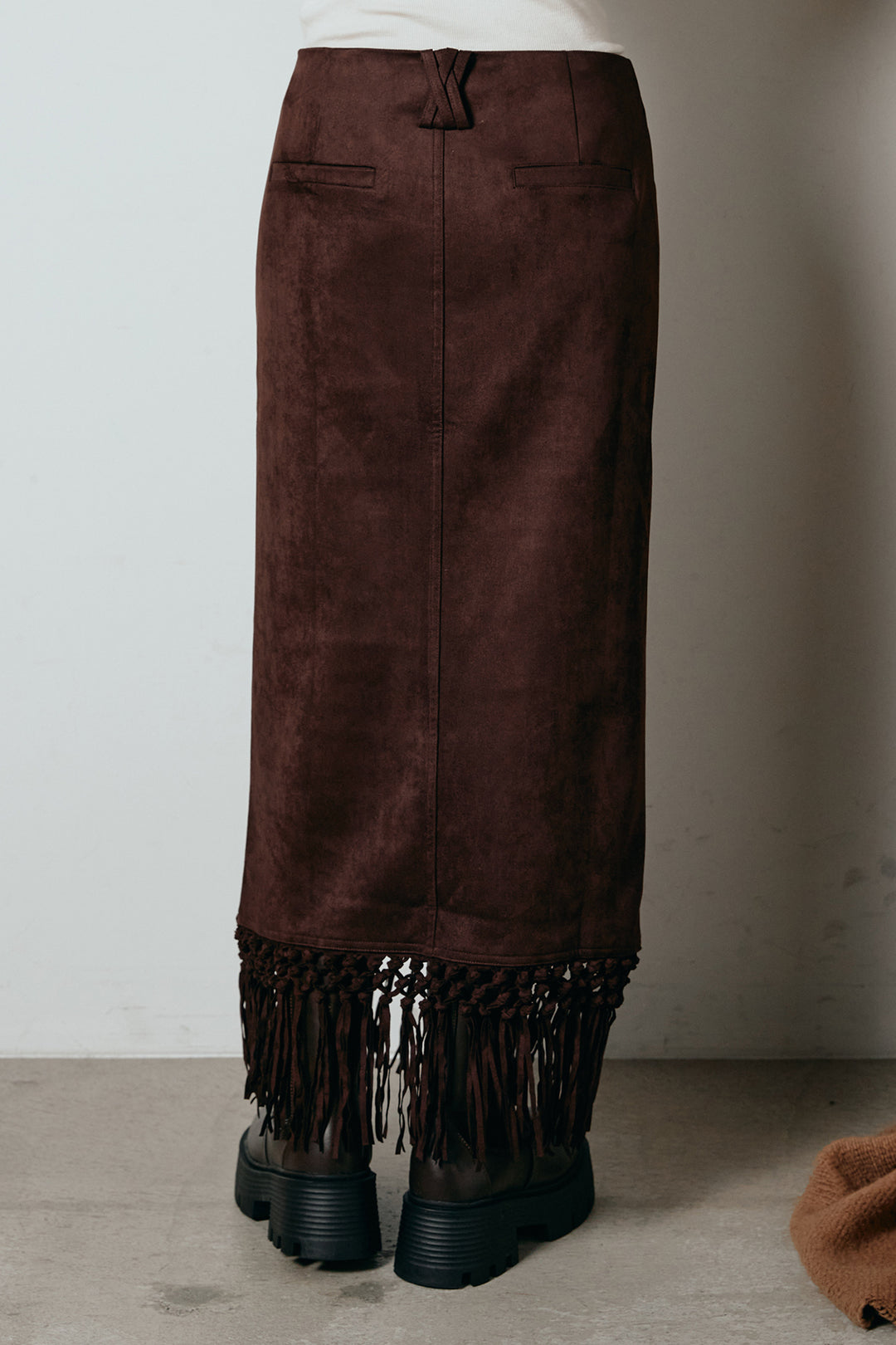 スウェードライク裾フリンジスカート
