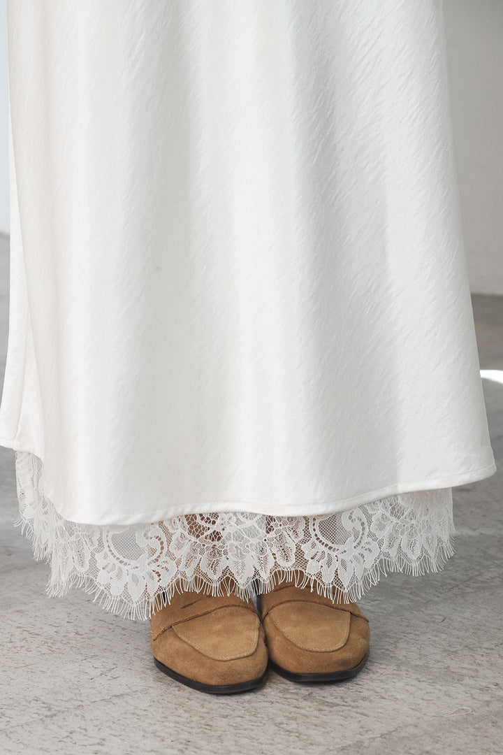 裾レースデザインサテンスカート