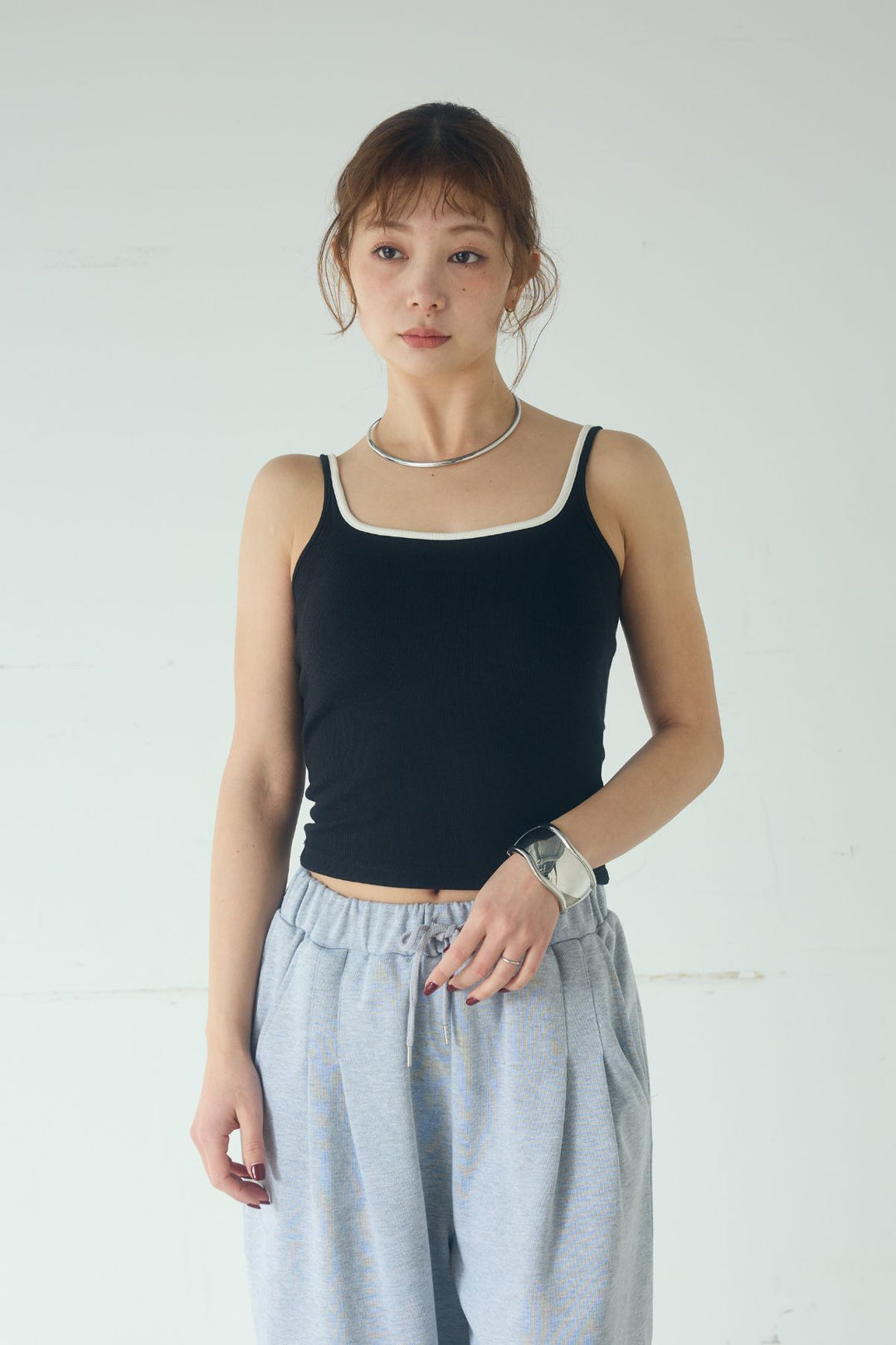 カップ付き配色タンクトップ