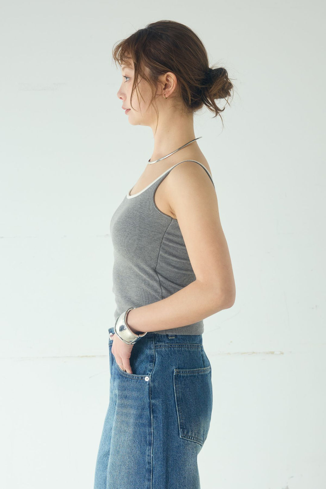 カップ付き配色タンクトップ