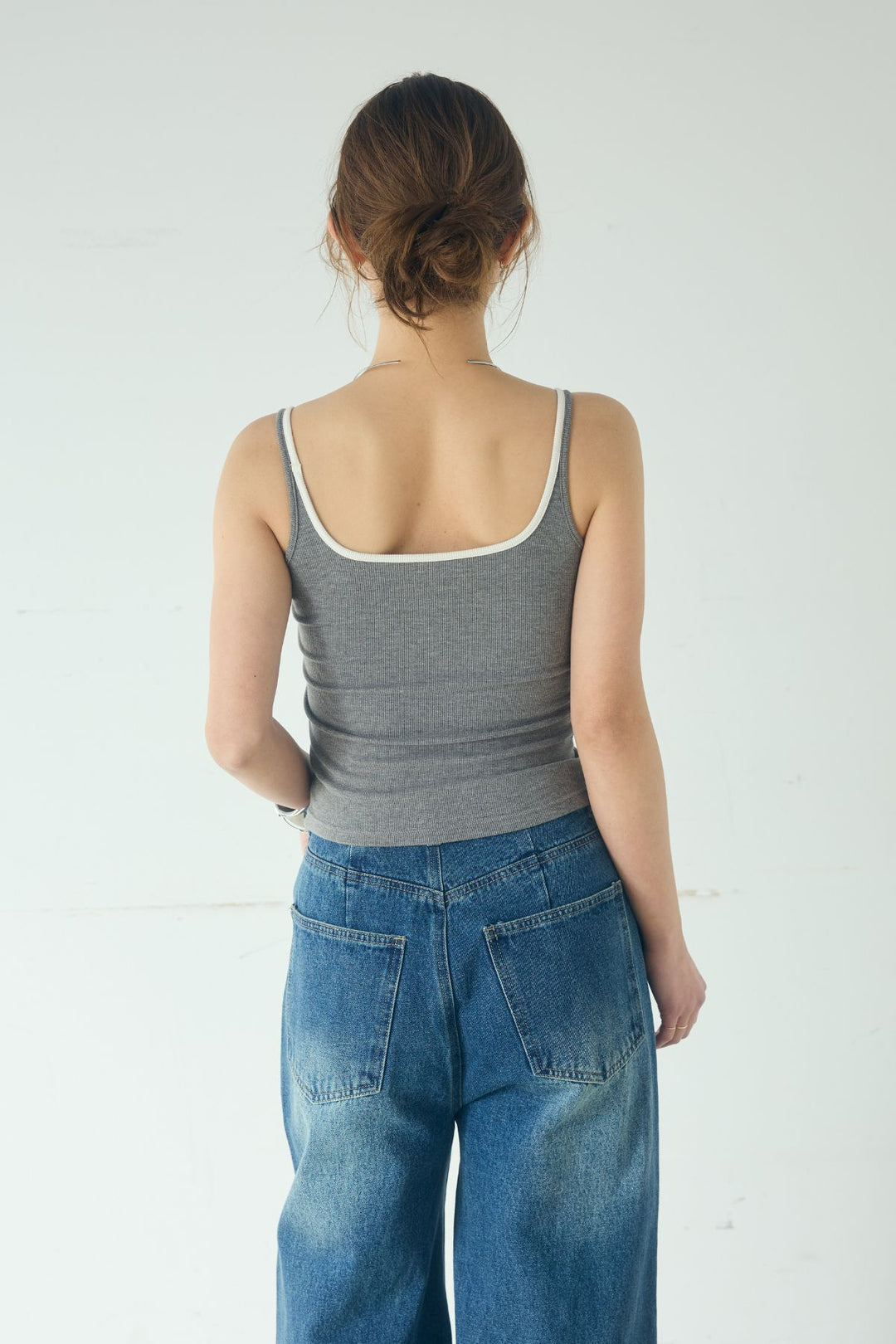 カップ付き配色タンクトップ