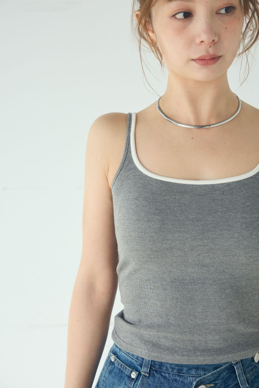 カップ付き配色タンクトップ