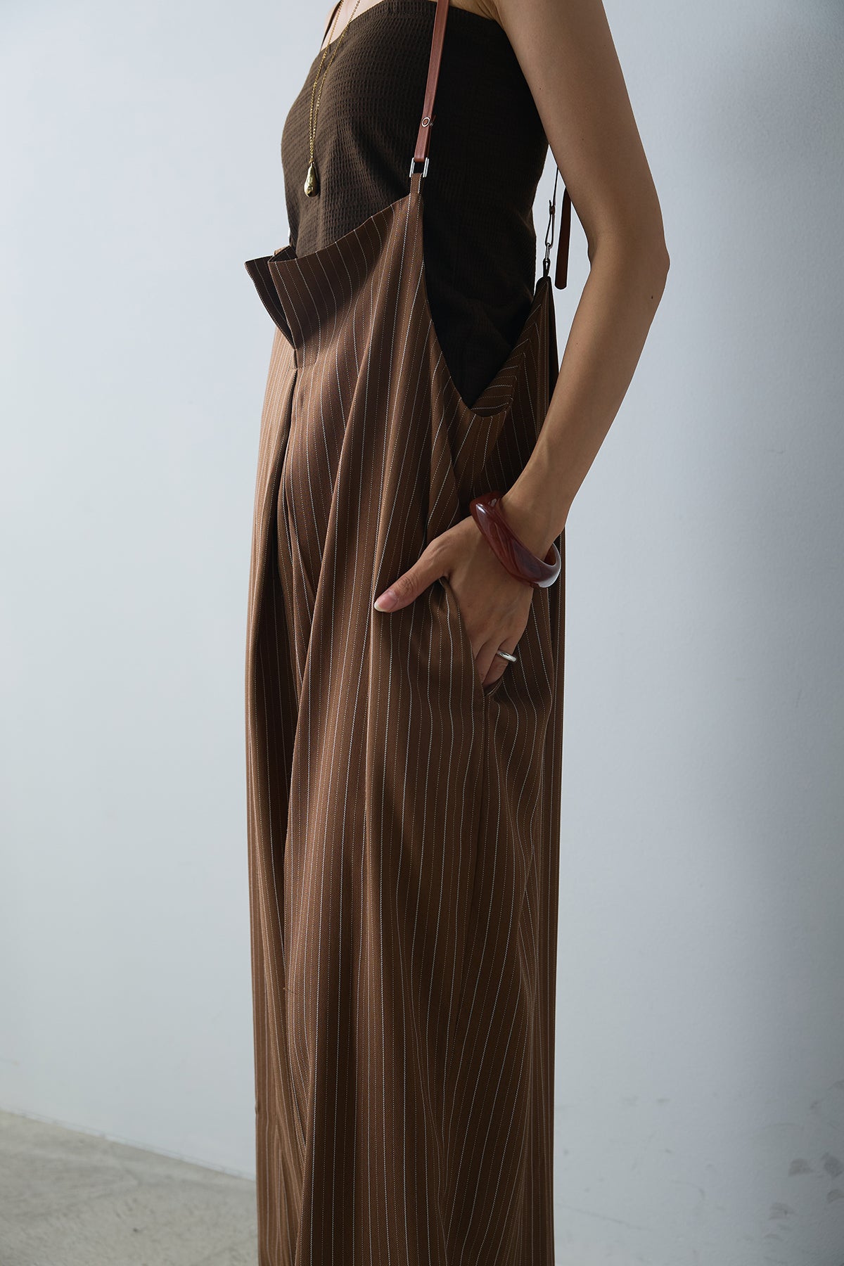 ヘリンボーンストライプサス付きオールインワン – ESICA