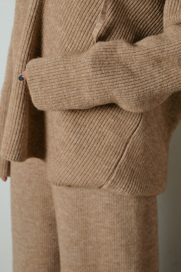 [SET]ホルターネックケーブルニットSETUP