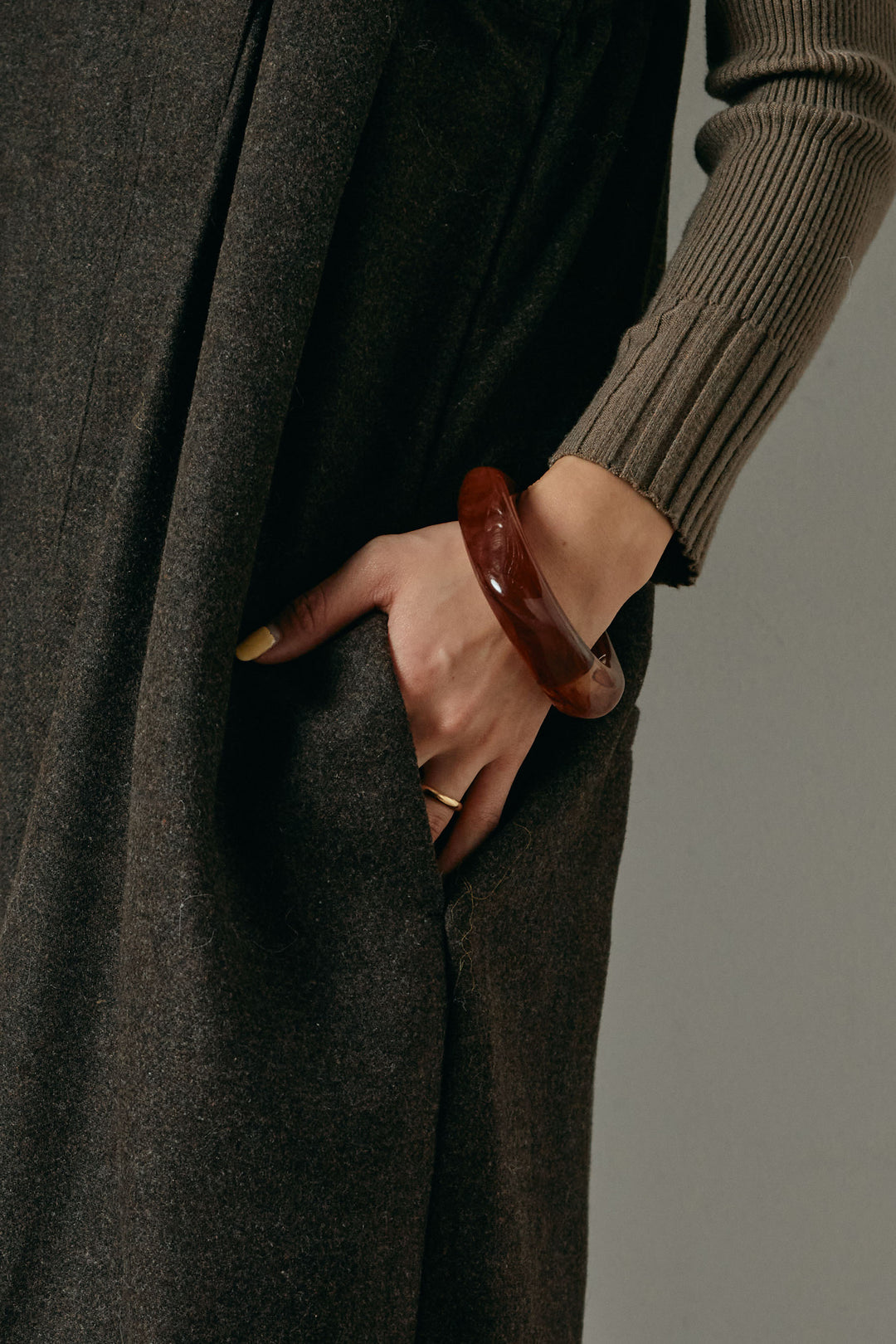 [SET]ノーカラー幾何学模様アウター+ウール混フランネルワイドサロペット(2set)