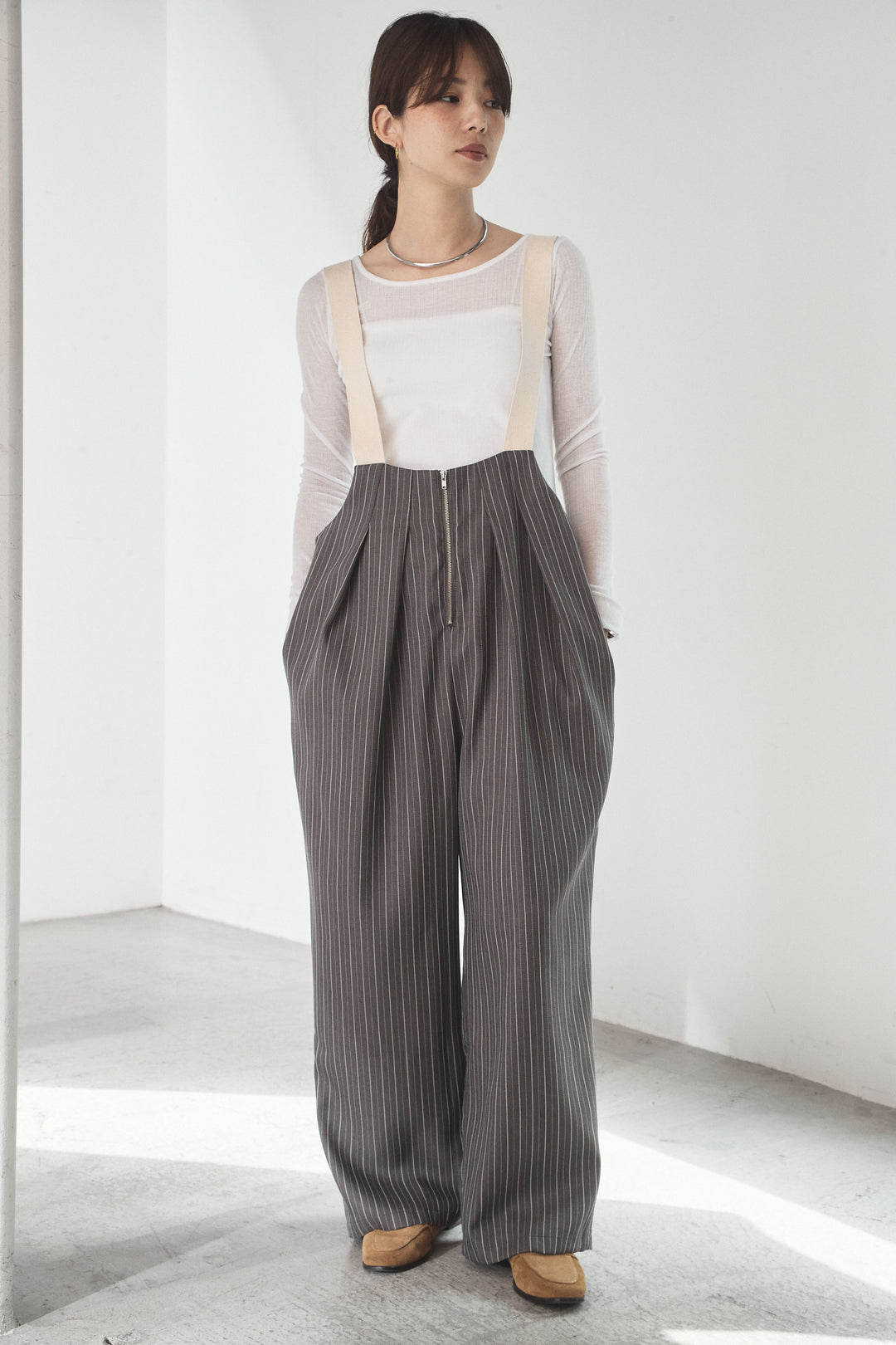 [SET]フロントリボンフリルブラウス+ピンストライプツータックサロペット(2set)