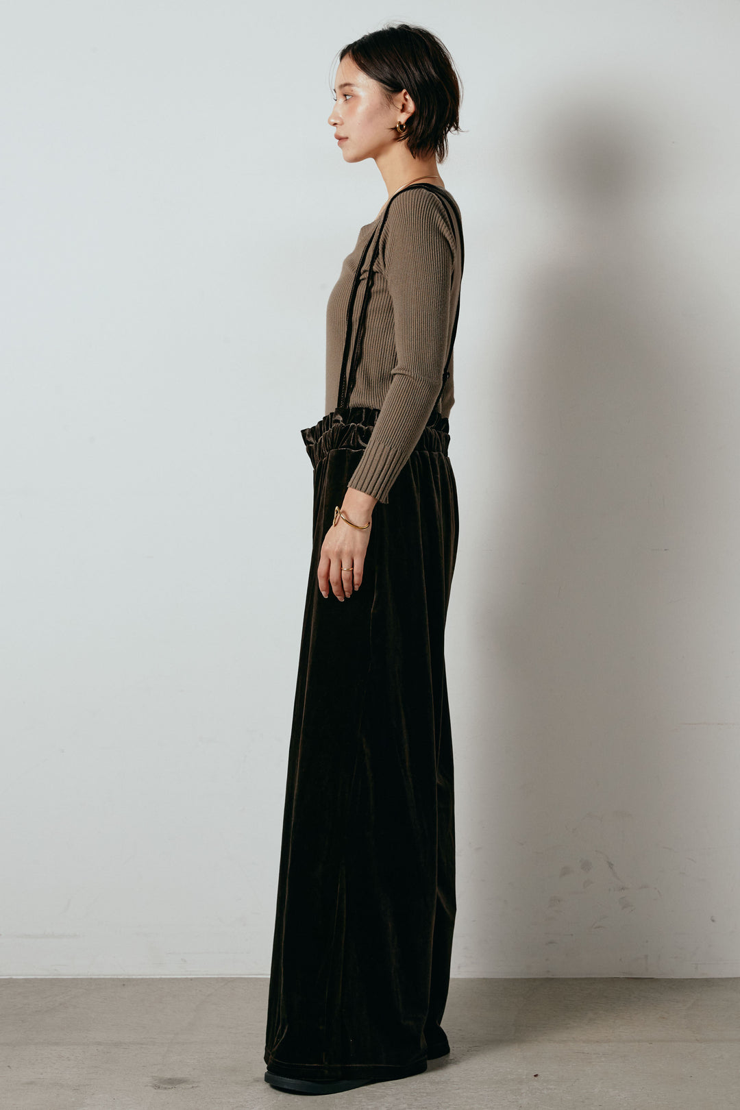 [SET]ループ編みVネックニットカーディガン+ベロアサスペンダー付きパンツ(2set)