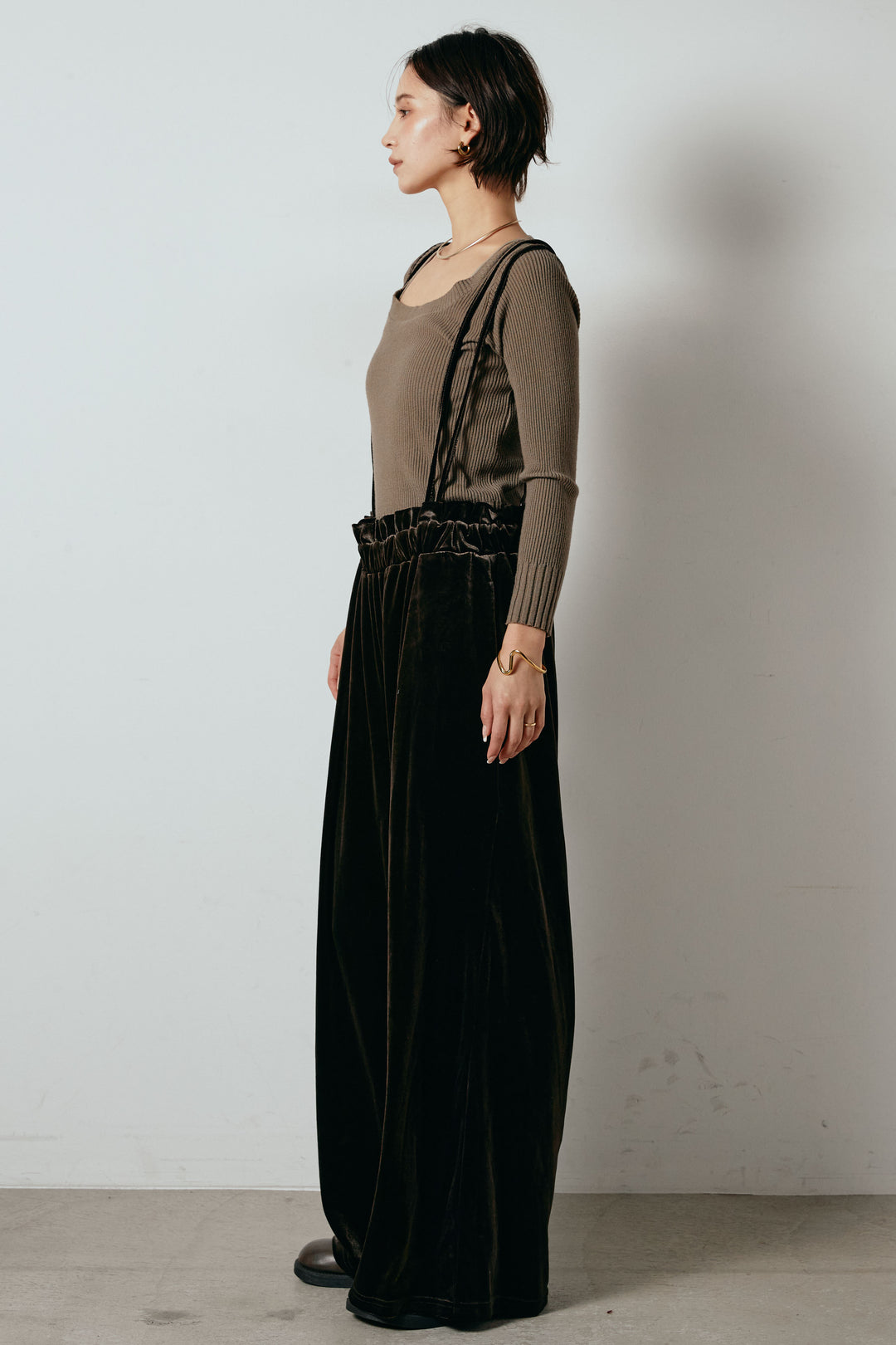 [SET]ループ編みVネックニットカーディガン+ベロアサスペンダー付きパンツ(2set)