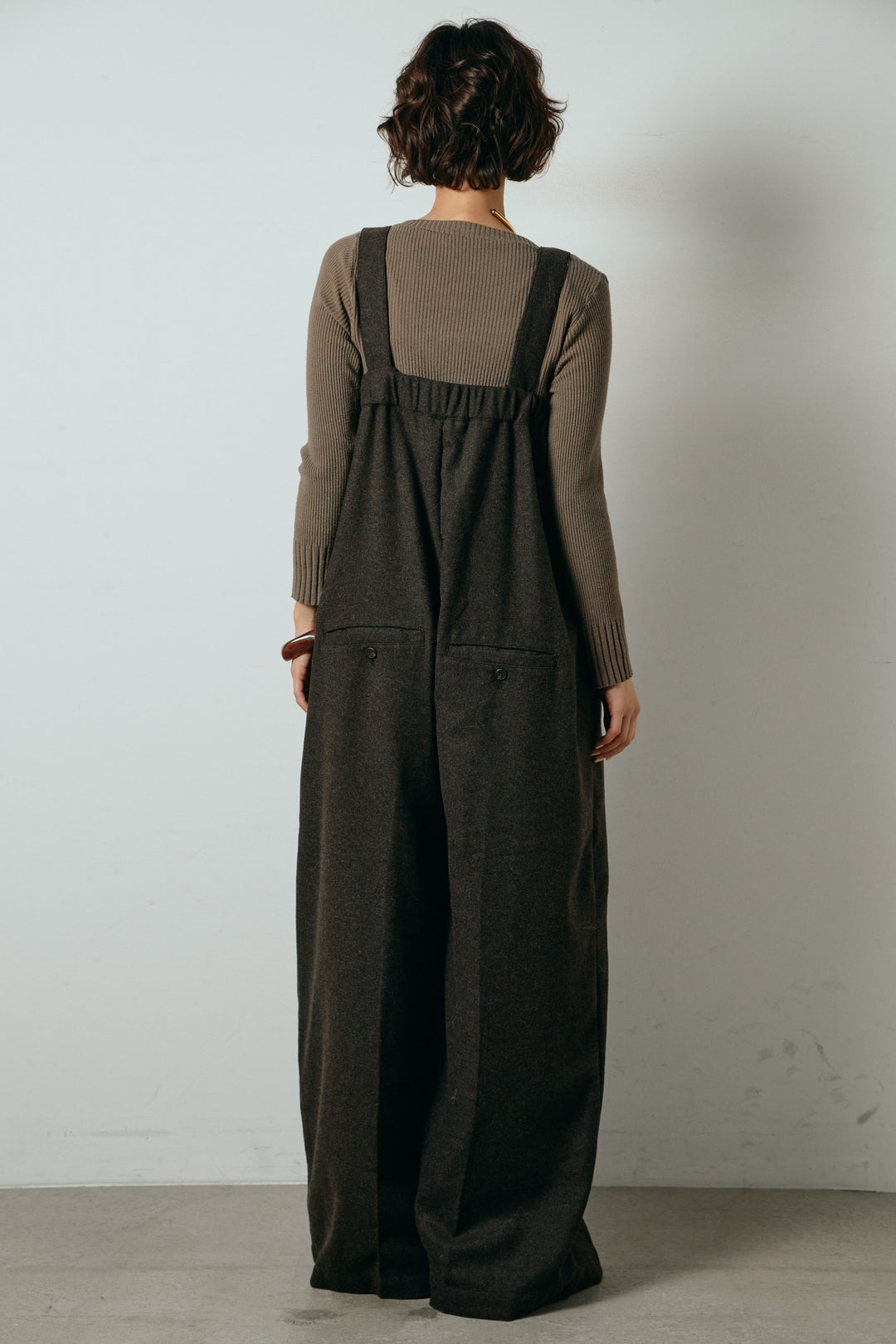 [SET]ノーカラー幾何学模様アウター+ウール混フランネルワイドサロペット(2set)