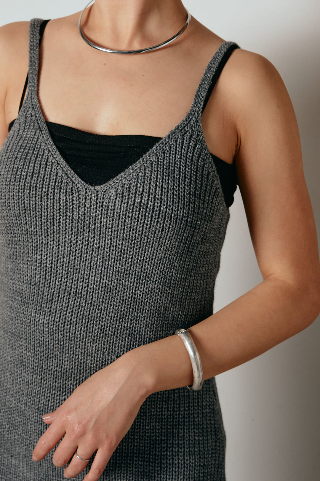 裾透かし編みキャミソールニットワンピース