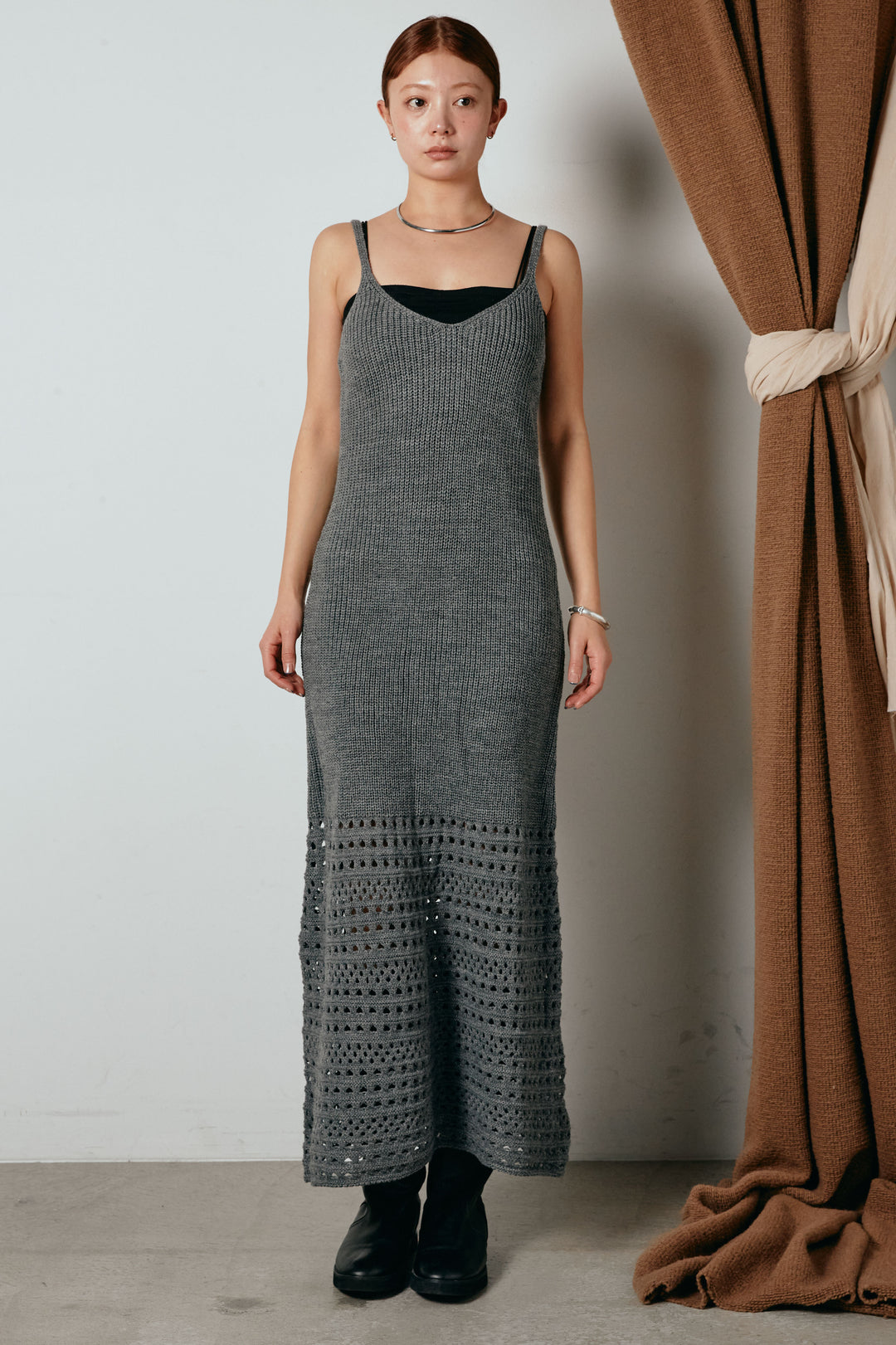 裾透かし編みキャミソールニットワンピース