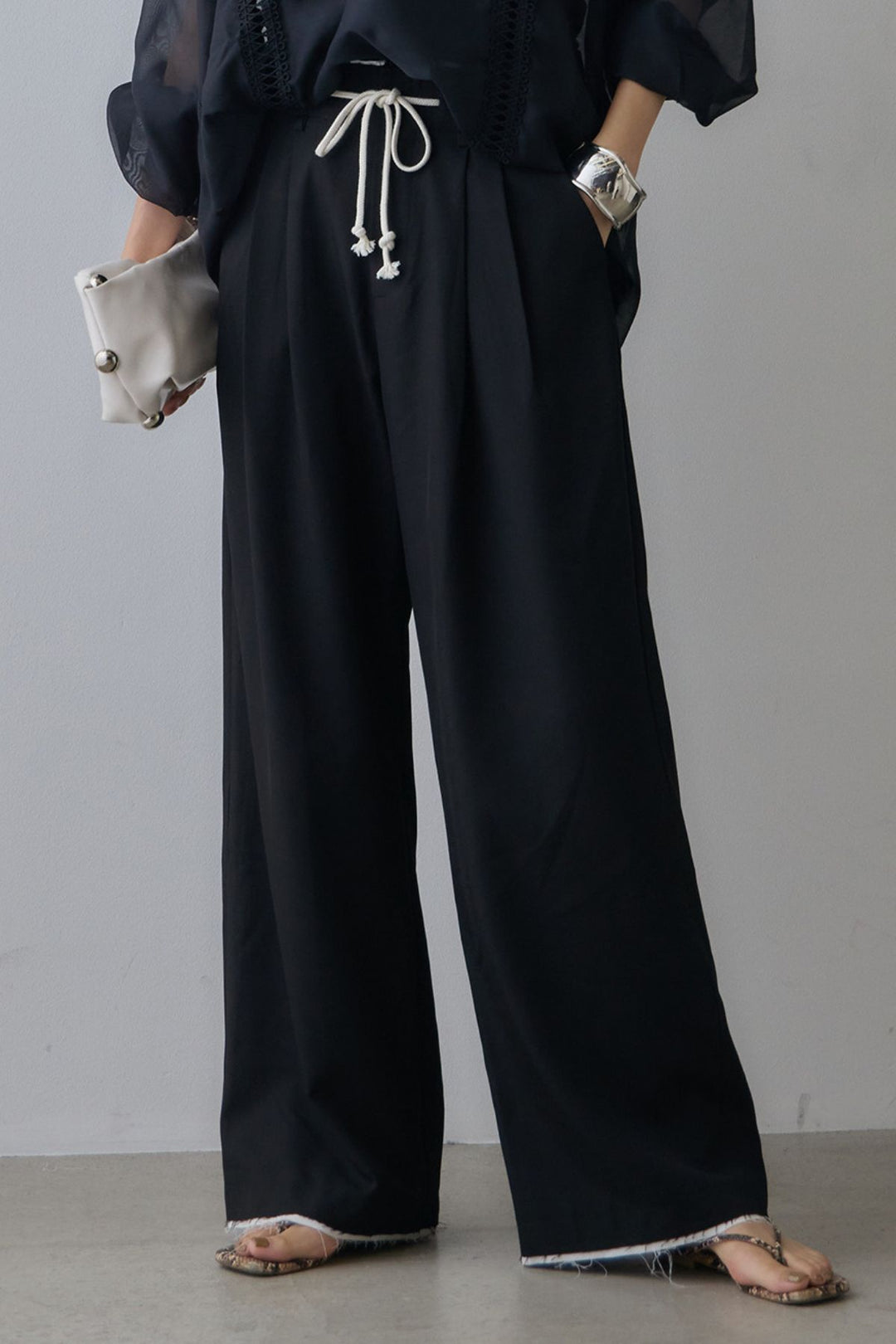 [SET]ワイドカラーノースリーブシャツ+裾切りっぱなしデザインパンツ(2set)