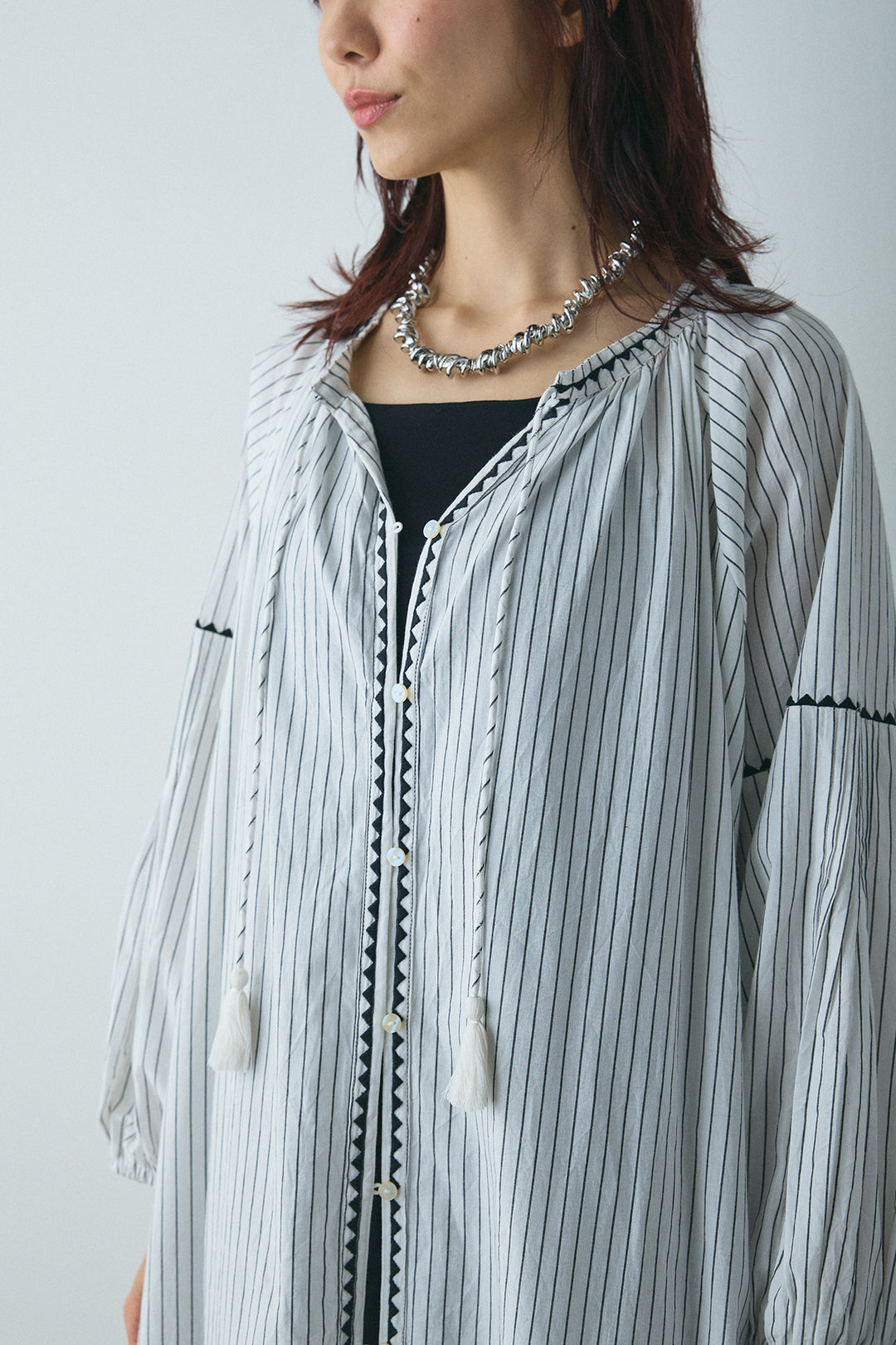 キャンブリックボイル配色刺繍ワンピース